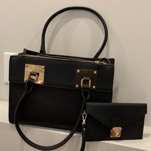 Black purse with matching wallet